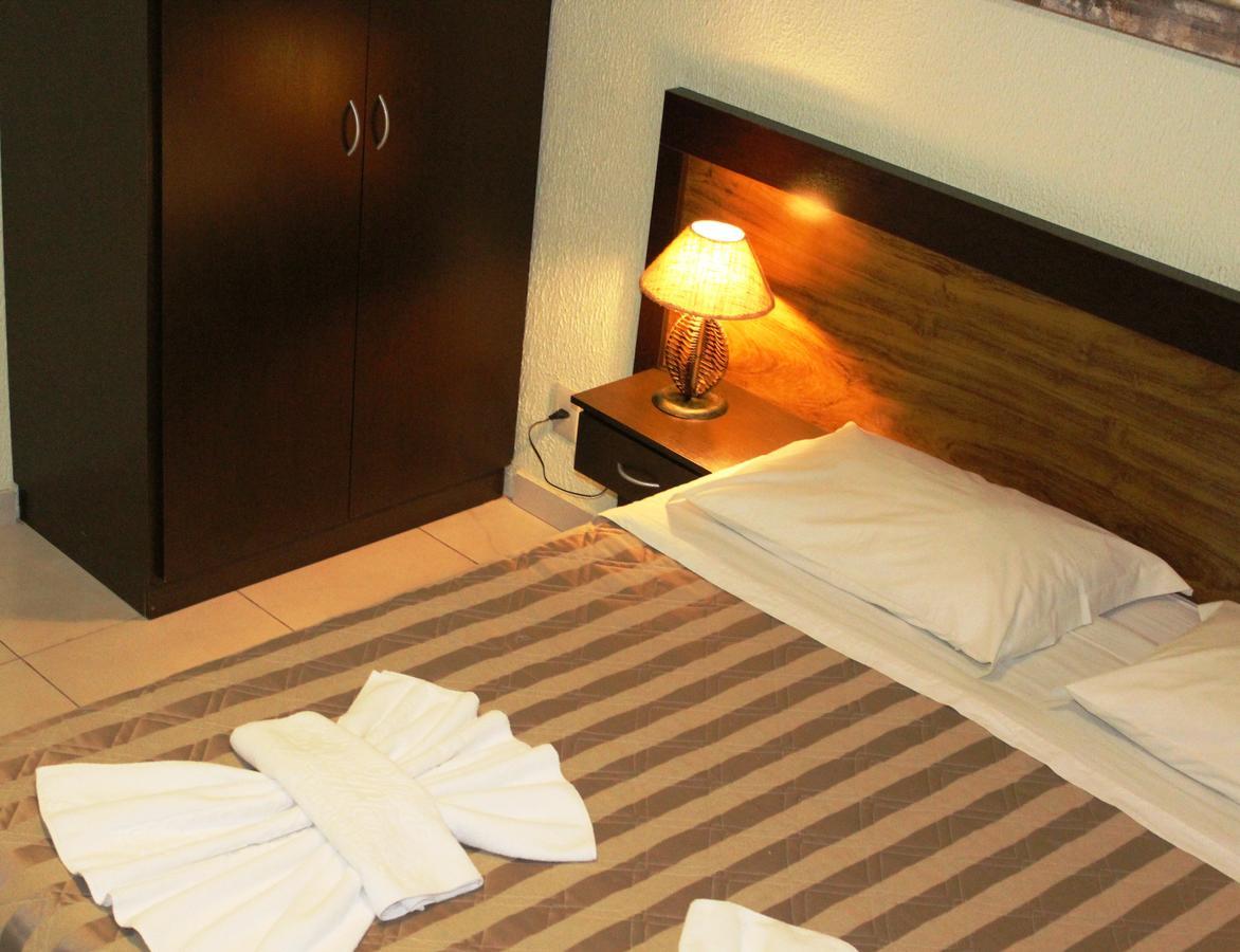 Villa De Holanda Parque Hotel 奥兰布拉 外观 照片